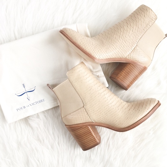 Pour la Victoire | beige snakescale leather boots - Picture 8 of 8